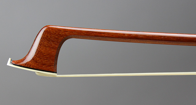 Gold Violin 18th Century Bow - head