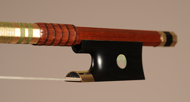 Gold Violin Grand Prix Bow - frog