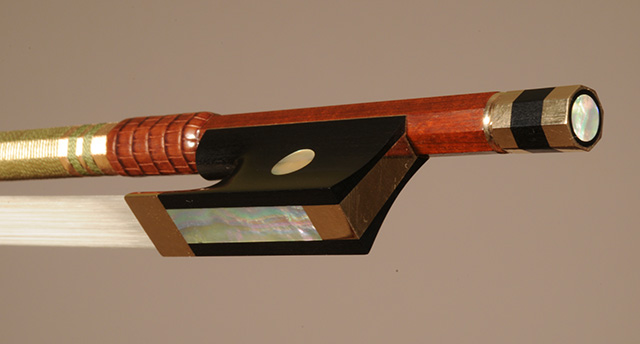 Gold Violin Grand Prix Bow - frog